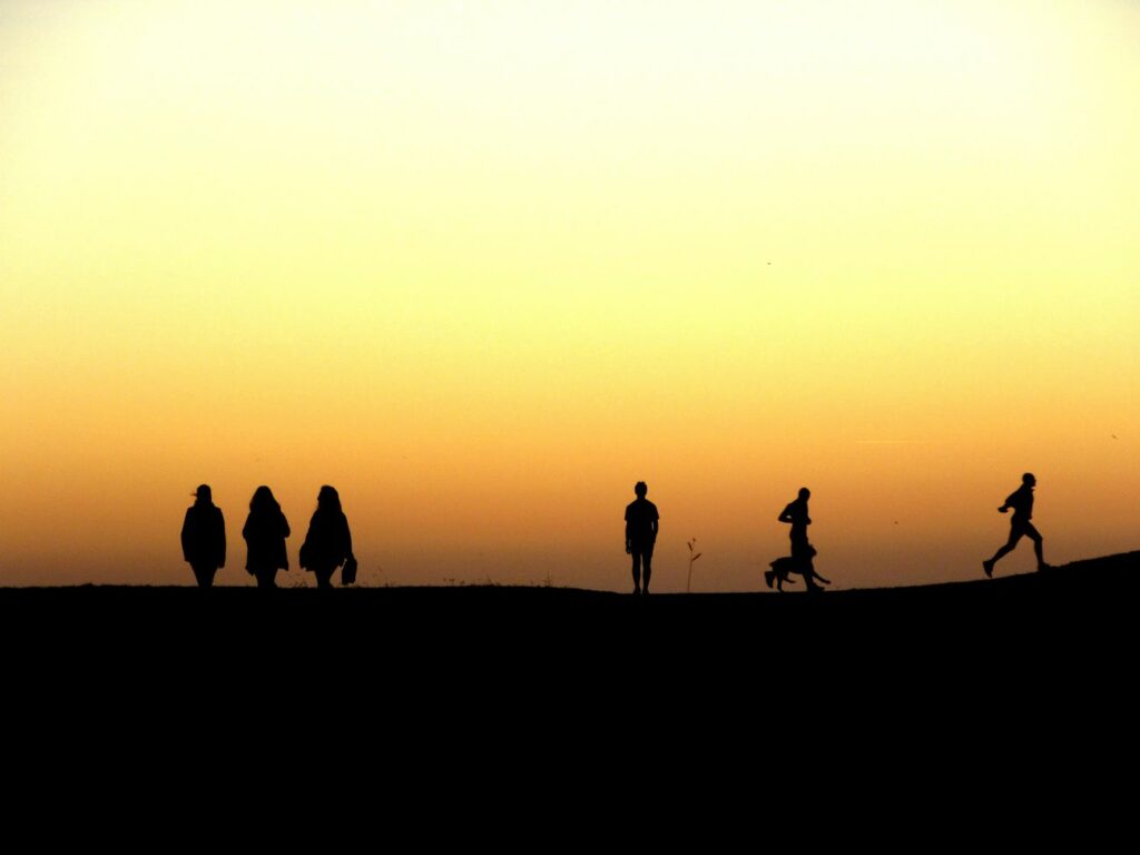 Des ombres sur les plages du Prado à Marseille.